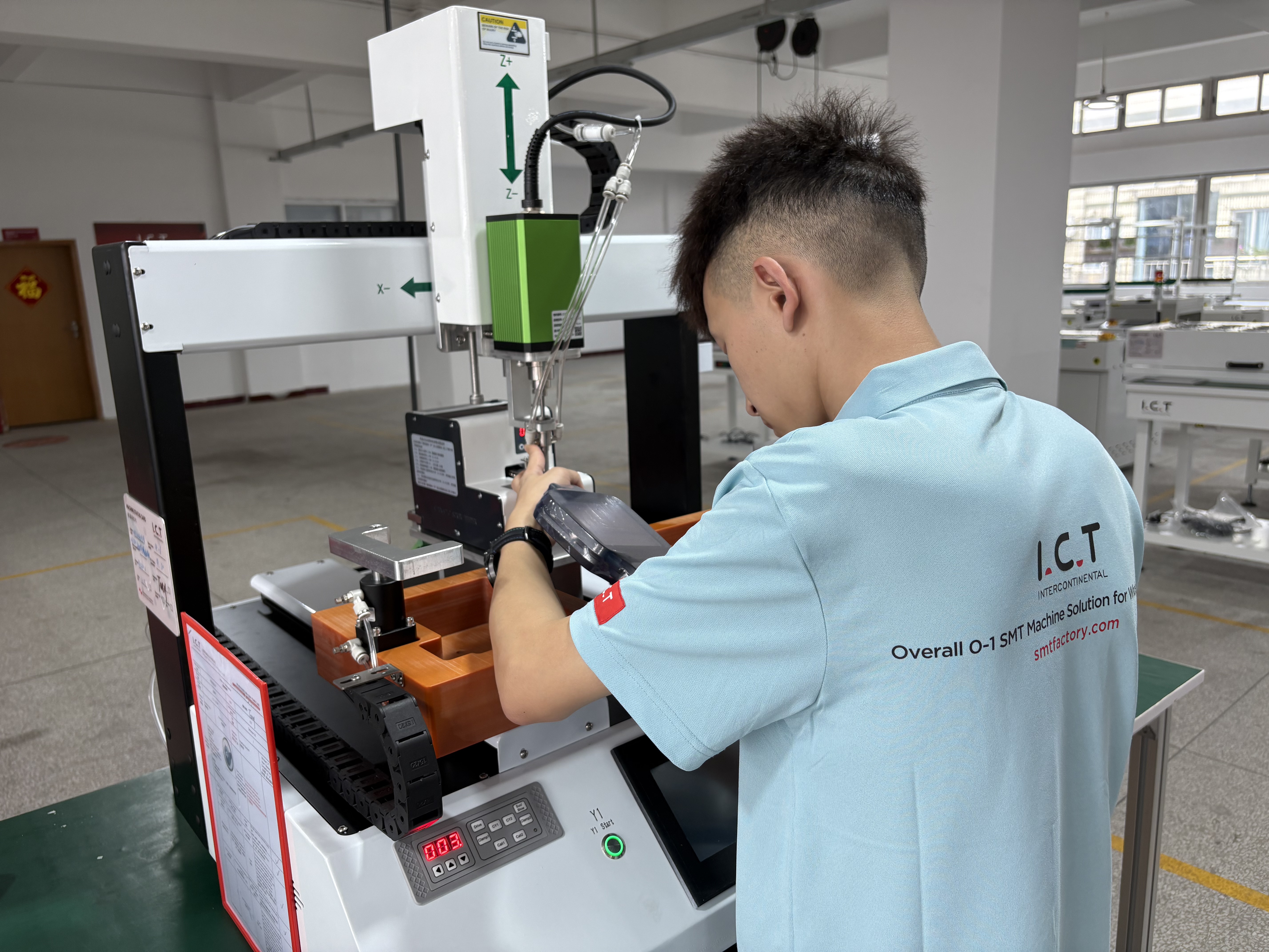 śruba do pulpitu robot.jpg