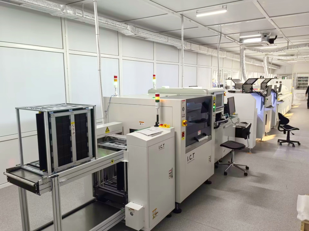 Linia ICT SMT w Europie 01.jpg