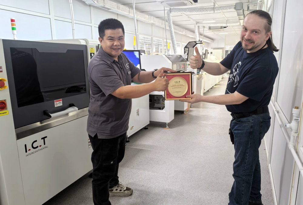 Linia ICT SMT w Europie 04.jpg