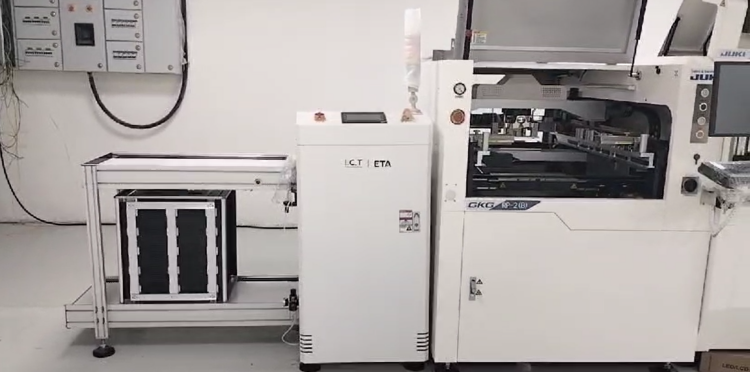 Maszyna obsługi PCB ICT z juki