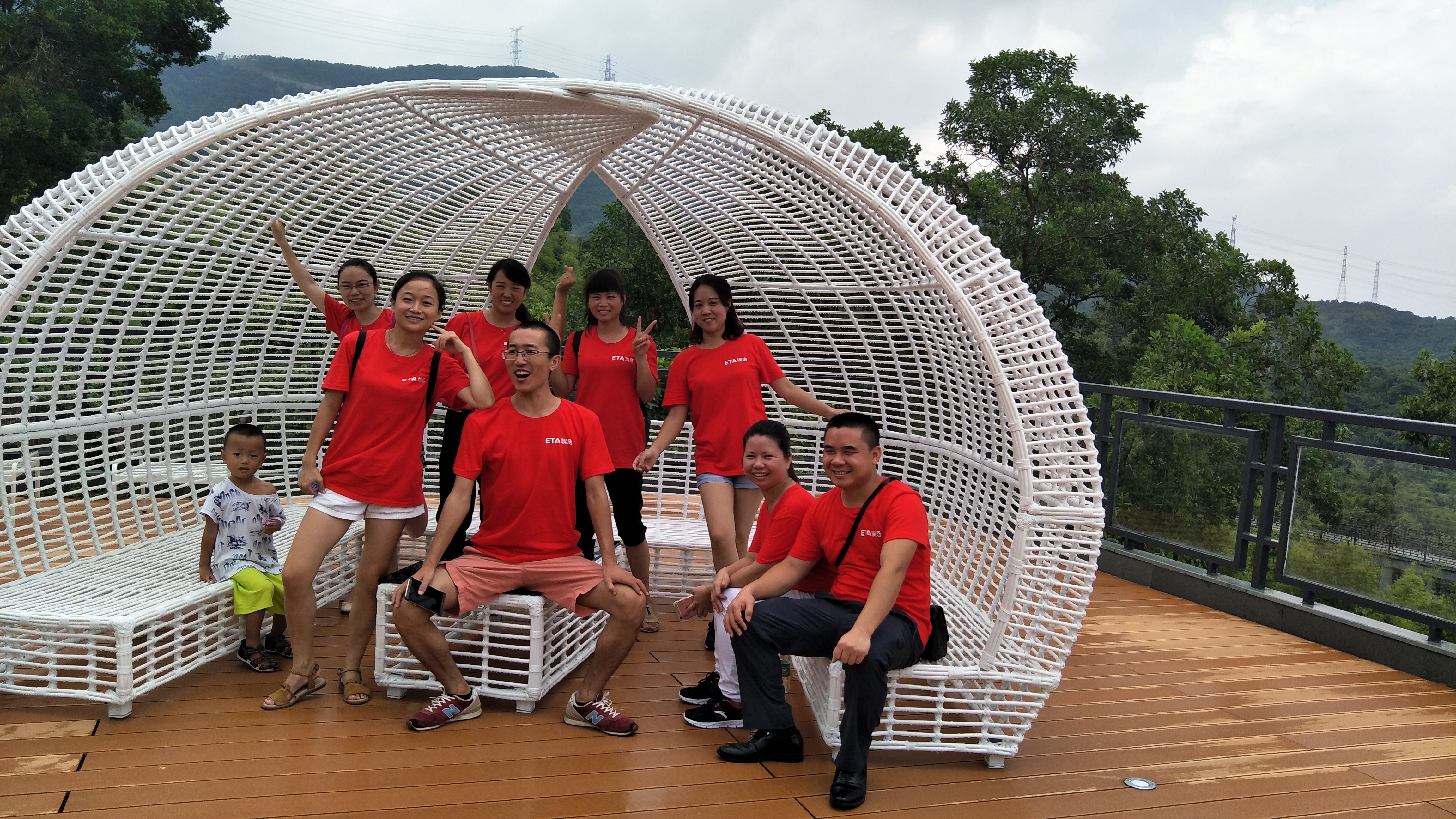 P&oacute;łautomatyczny dostawca linii LED SMT