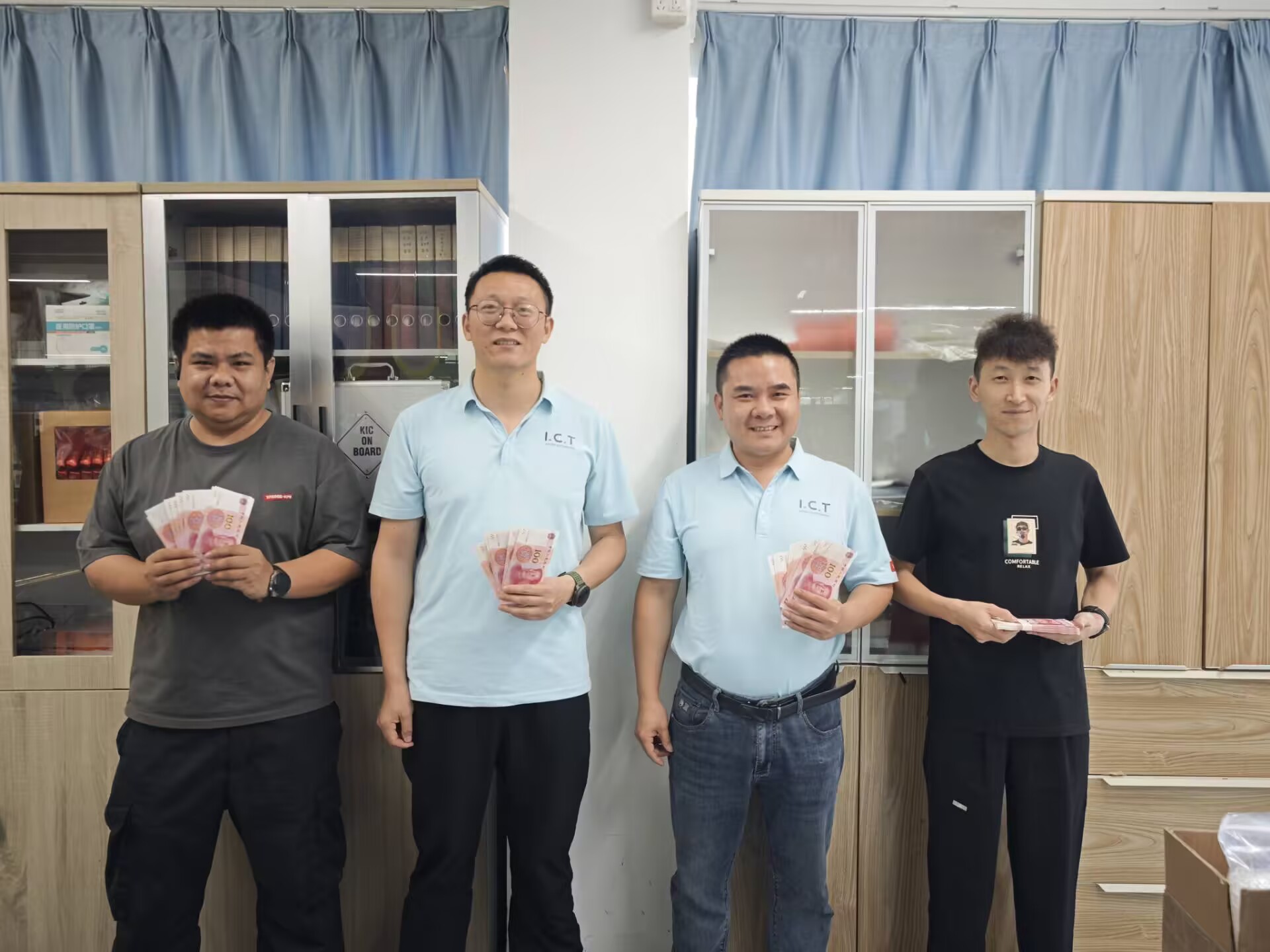 Profesjonalne wsparcie techniczne na każdym etapie Twojego projektu SMT.jpg