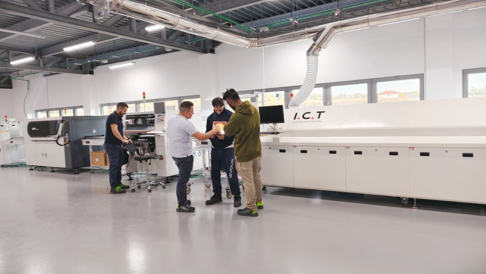 Linia produkcyjna taśm LED ICT we Włoszech 03.jpg